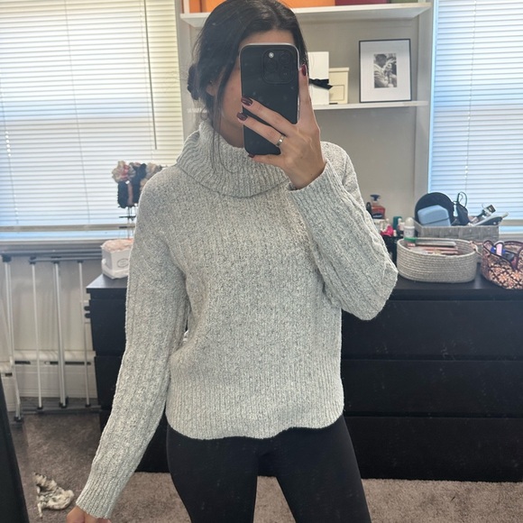 Sweater - Picture 2 of 8